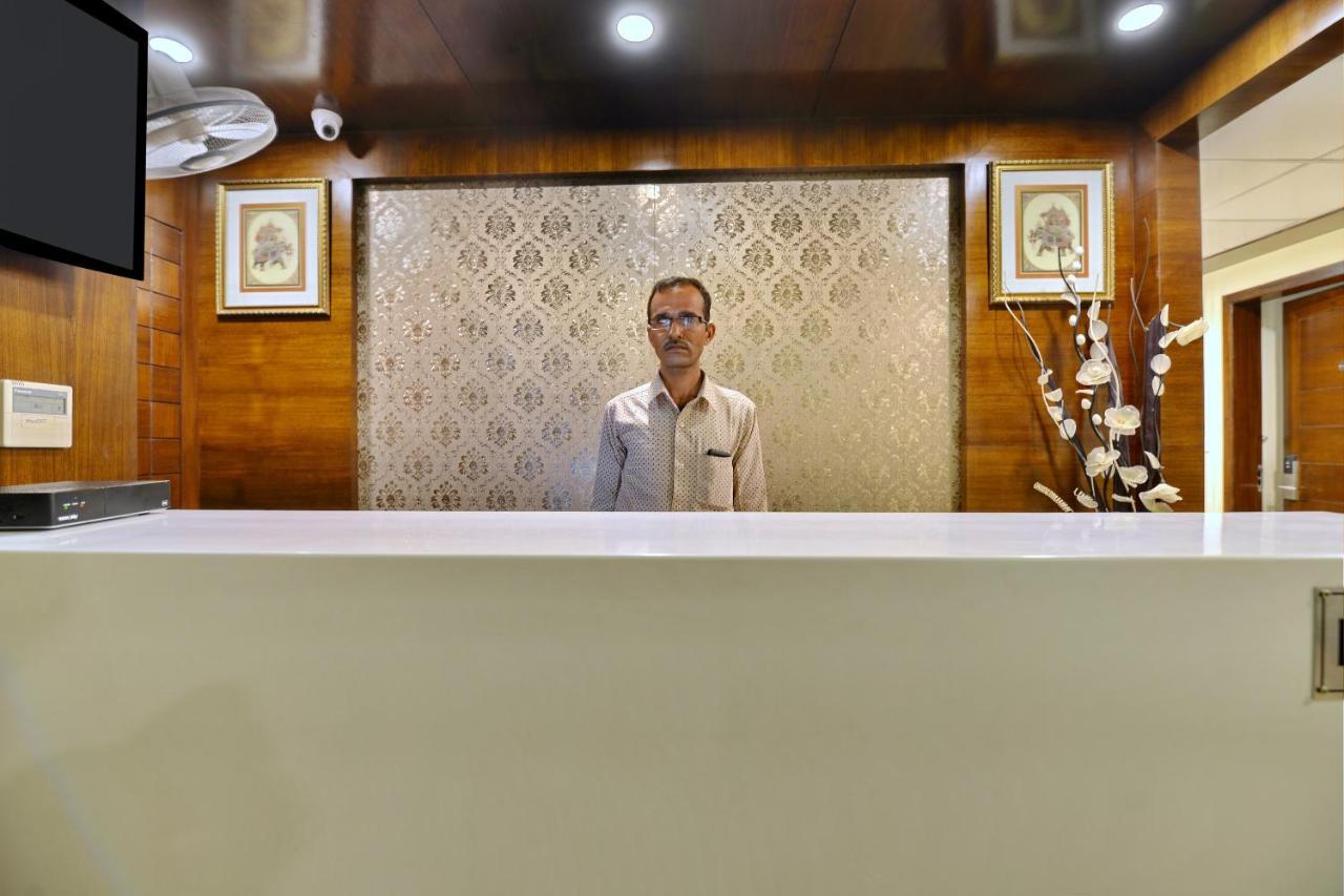 Oyo 9753 Hotel Cheelgadi Jaipur Eksteriør billede